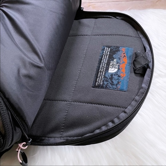 The North Face Women’s Borealis 27 Liter Backpack - Picture 10 of 10